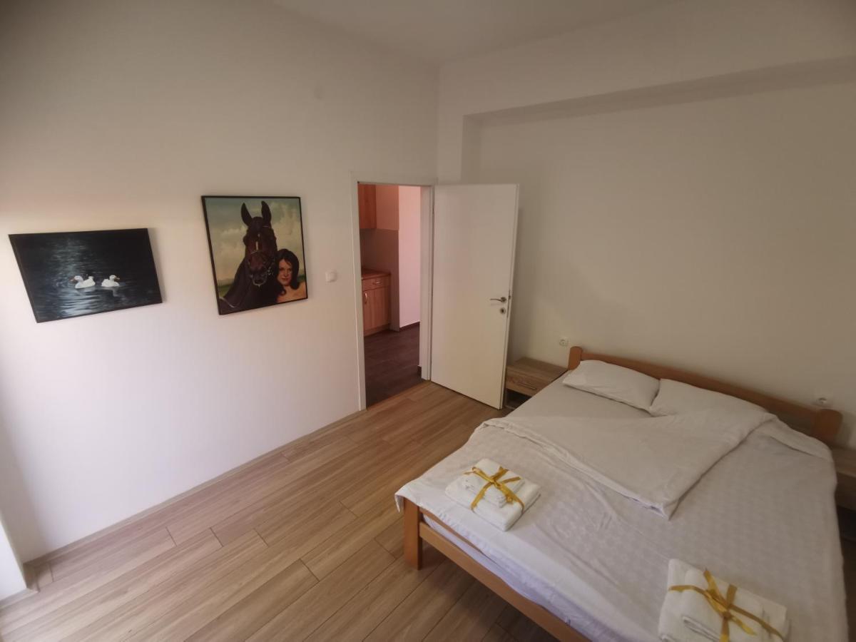 Crown Apartments Skopje Bagian luar foto