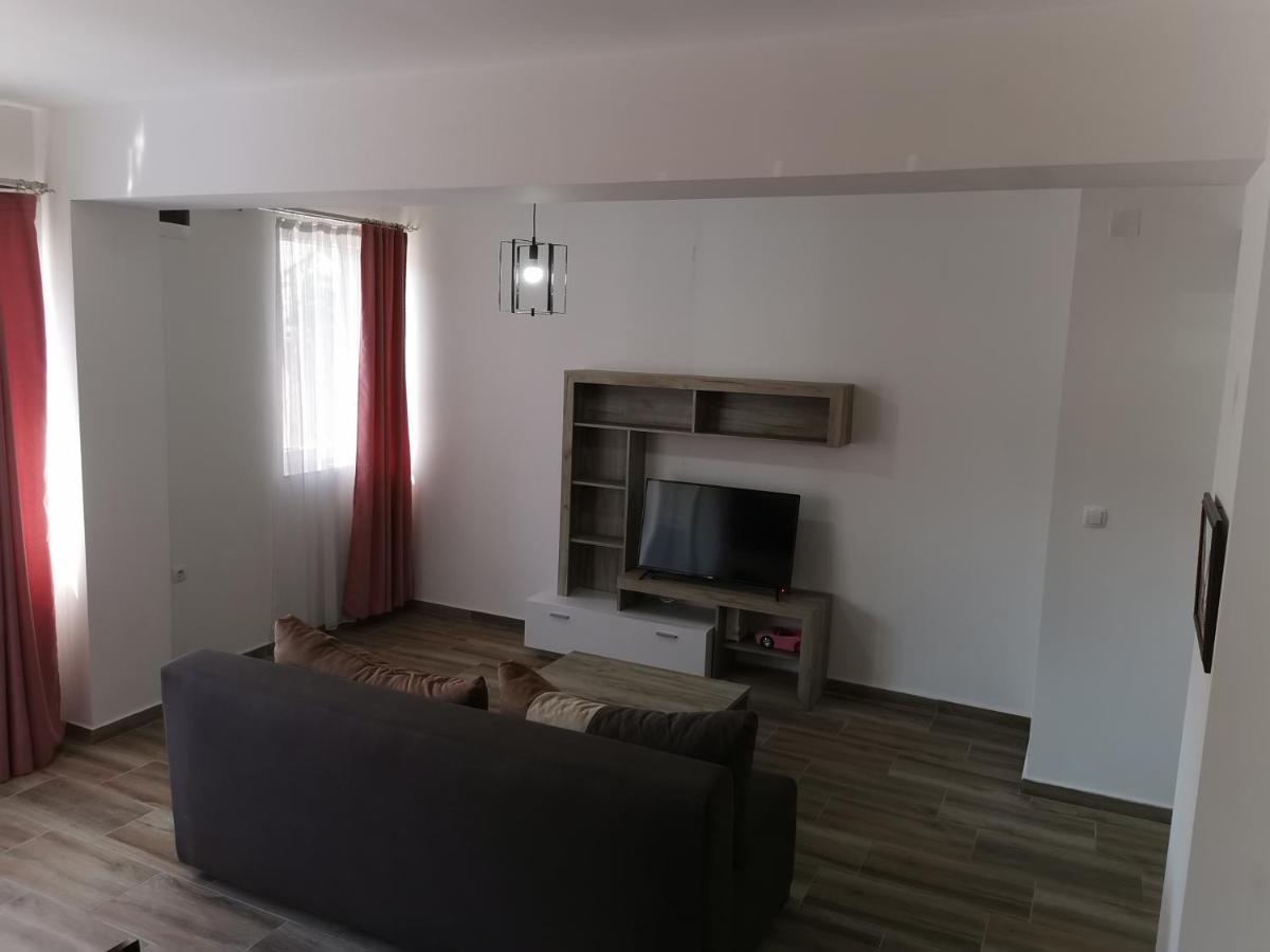 Crown Apartments Skopje Bagian luar foto